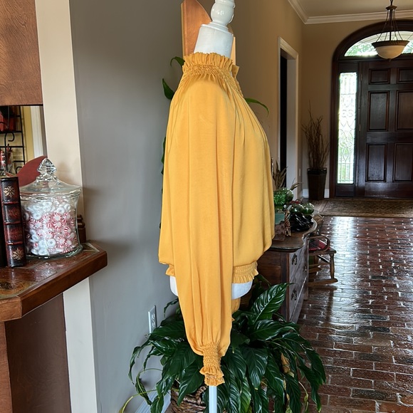 Dee Dee By C Luce smocked mock neck blouse sxM - Picture 4 of 10